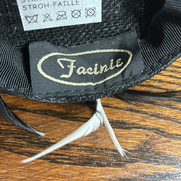 Black and white fascinator - Picture 7 of 7
